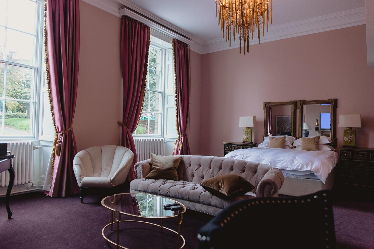 Haigh Hall Hotel Уигън Екстериор снимка