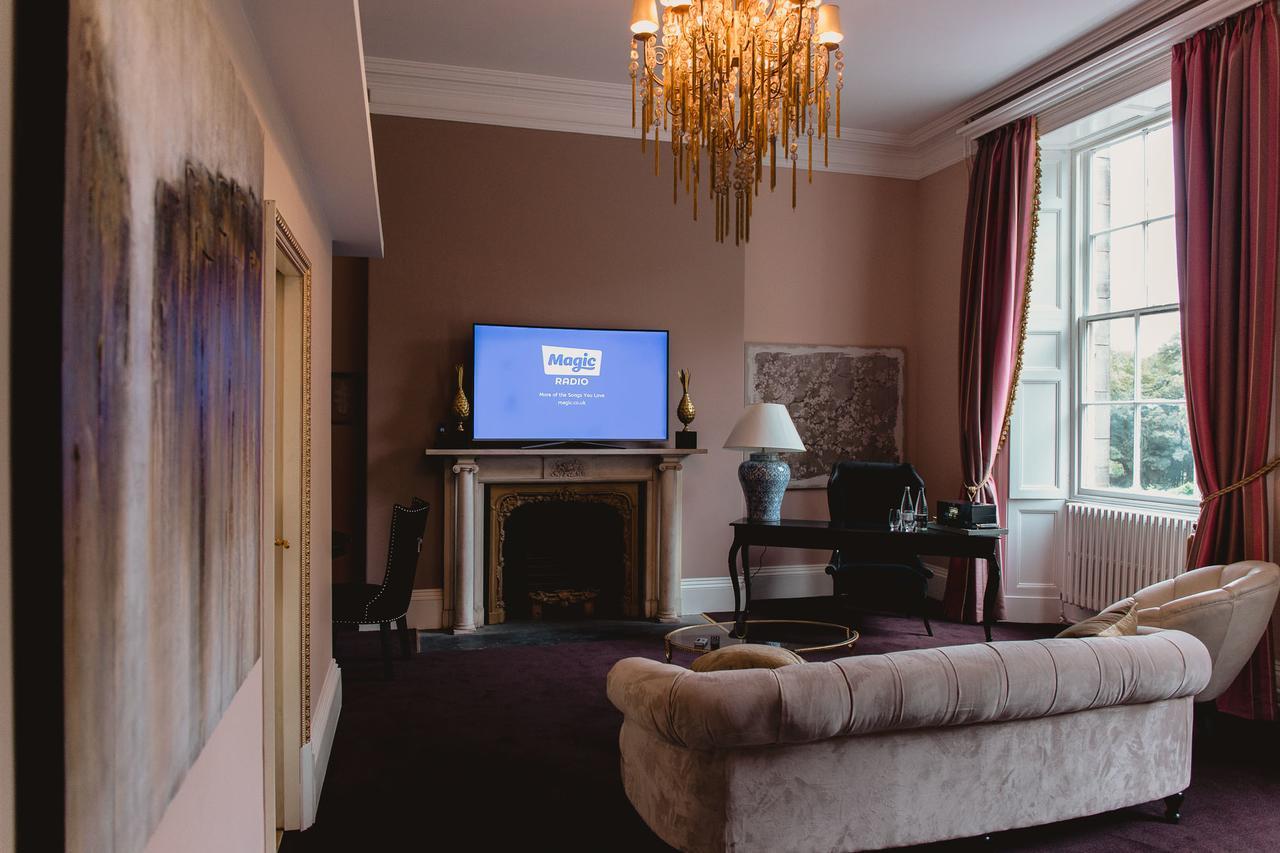Haigh Hall Hotel Уигън Екстериор снимка