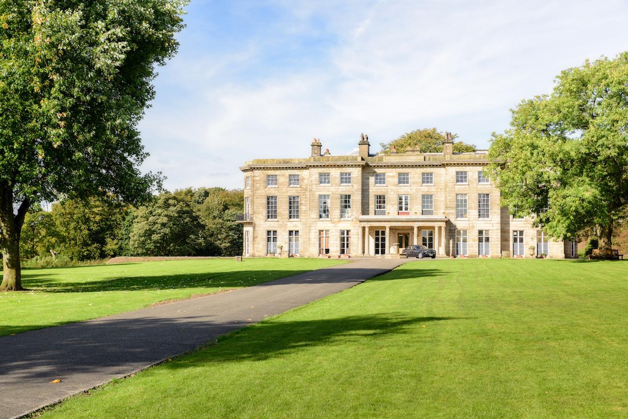 Haigh Hall Hotel Уигън Екстериор снимка